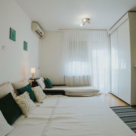 Mimika Apartman Lejlighed Novi Sad Eksteriør billede